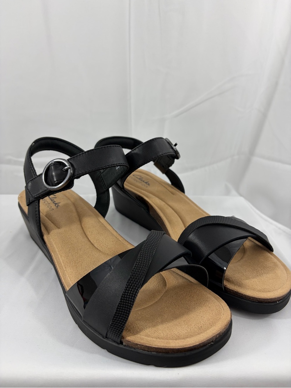 NWT Clarks Women's Size 10W Black Wedge Sandals